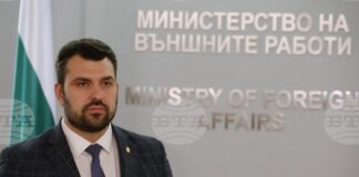 Да работим неуморно за едно обединено, достойно и силно бъдеще на България, каза министърът на външните работи Георг Георгиев в Деня на Съединението