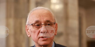 Държавата поема ясен ангажимент за равен достъп до здравни услуги на всички граждани, независимо къде живеят, заяви министър Силви Кирилов