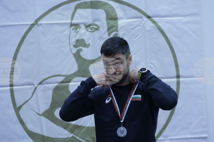 Дейвид Димитров загуби в квалификациите на Световното първенство по борба в Загреб