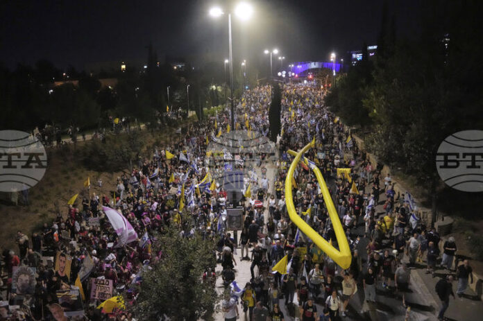 Десетки хиляди демонстранти се събраха снощи в Йерусалим, за да поискат освобождаване на израелските заложници и край на войната в Газа