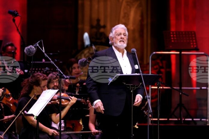 Доминго и Карерас ще изнесат концерт в Дубай под диригентството на Валерий Гергиев, който е избягван на Запад