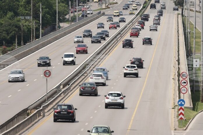Движението по бул. „Цариградско шосе“ в София е възстановено, след като беше затворено от два протеста