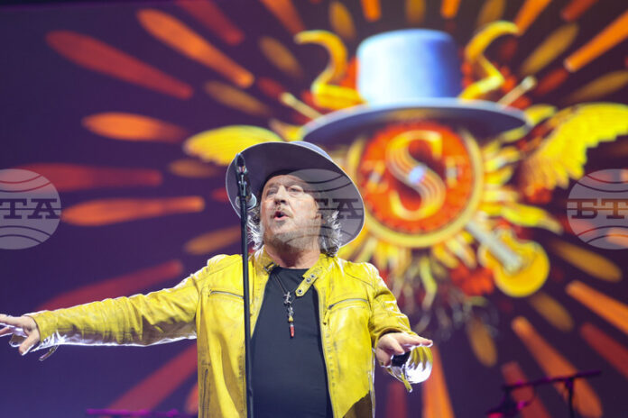 Дзукеро - строящ мостове между музикалните жанрове, празнува днес 70-и рожден ден