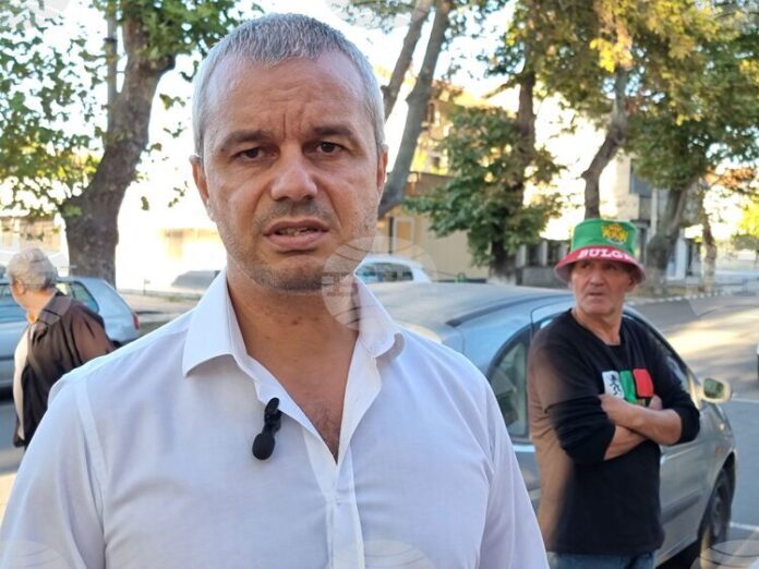 Евентуален бъдещ политически проект на Румен Радев ще помогне за изчистването от паразитни организации, каза Костадин Костадинов