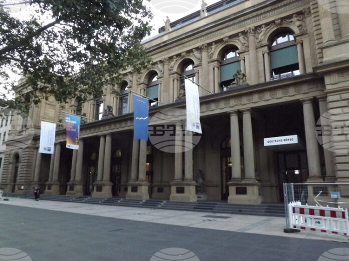 Европейските борси затвориха възходящо въпреки обявените от Доналд Тръмп нови мита