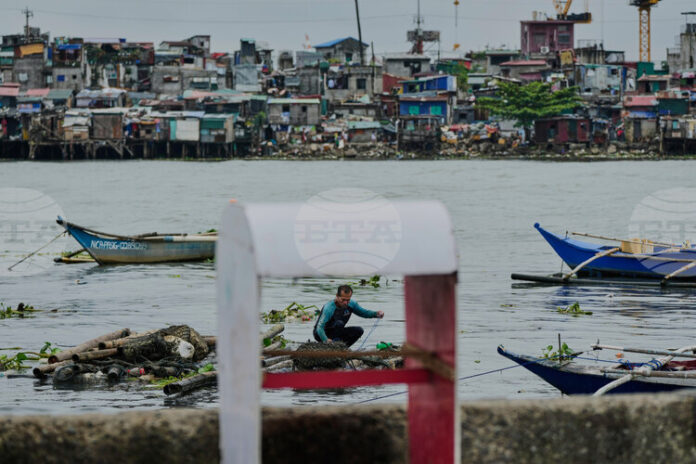 Филипините спряха работата и учебните занятия в столицата Манила и в голяма част от страната заради тайфуна "Рагаса"