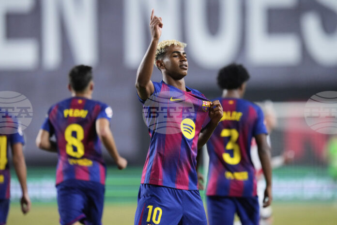 Футболни запалянковци от над 400 клуба от Европа поискаха от ФИФА и УЕФА да забрани мачове от националните първенства да се играят извън пределите на страните