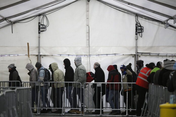 Германия не е плащала на талибанския режим да приема афганистанци, депортирани от Германия, съобщи Берлин