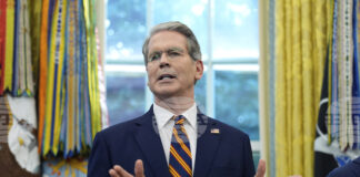 Икономическият натиск може да подтикне Русия да седне на масата за преговори, заяви министърът на финансите на САЩ