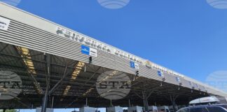 Интензивен е трафикът за леки автомобили на ГКПП „Капитан Андреево“ и „Калотина“, както и на граничните преходи с Румъния