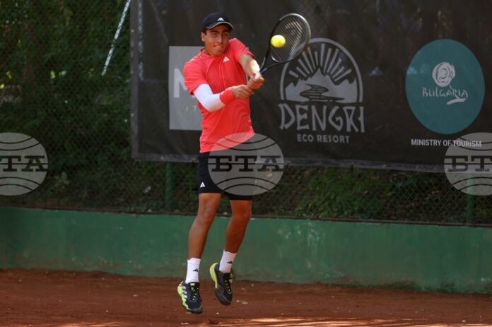 Иван Иванов се класира за четвъртфиналите на Откритото първенство на САЩ по тенис при юношите