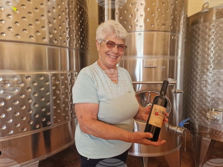 СподелиВинарската изба Хотул Бунар в селото Горско Ново село в