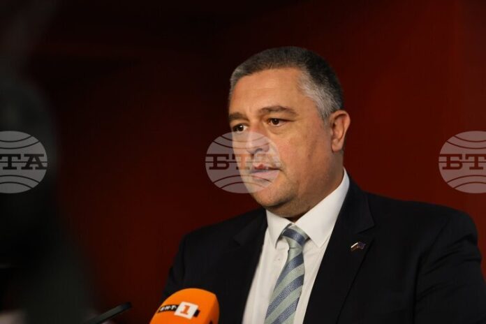 Издадени са около 200 акта за нарушения на тежкотоварни автомобили по Закона за автомобилните превози, каза заместник-министър Димитър Недялков