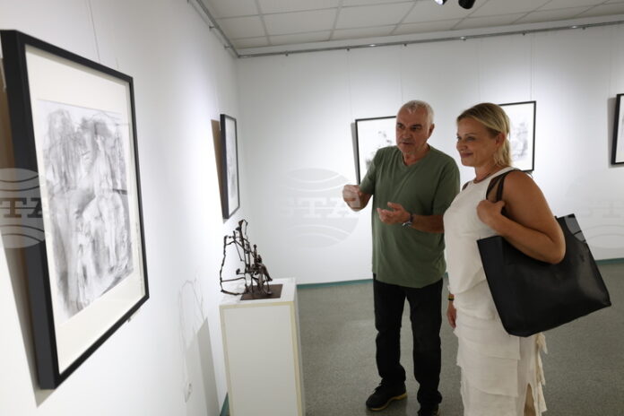 Изкуството е като магия – предаване на енергия и чувства, Изкуството е като магия – предаване на енергия и чувства, каза художникът Неджми Мурат, който представи творбите си в Благоевград