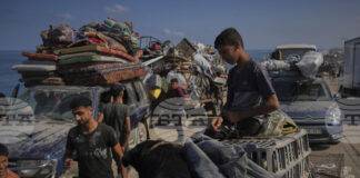 Израел засили ударите си по град Газа и го обяви за "опасна бойна зона"