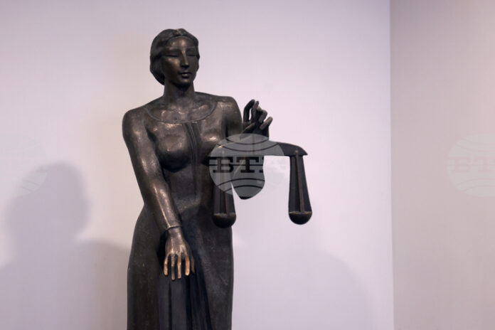 Киргизстански съд осъди на затвор двама журналисти за подкопаване на Киргизстански съд осъди на затвор двама журналисти за подкопаване на обществения ред