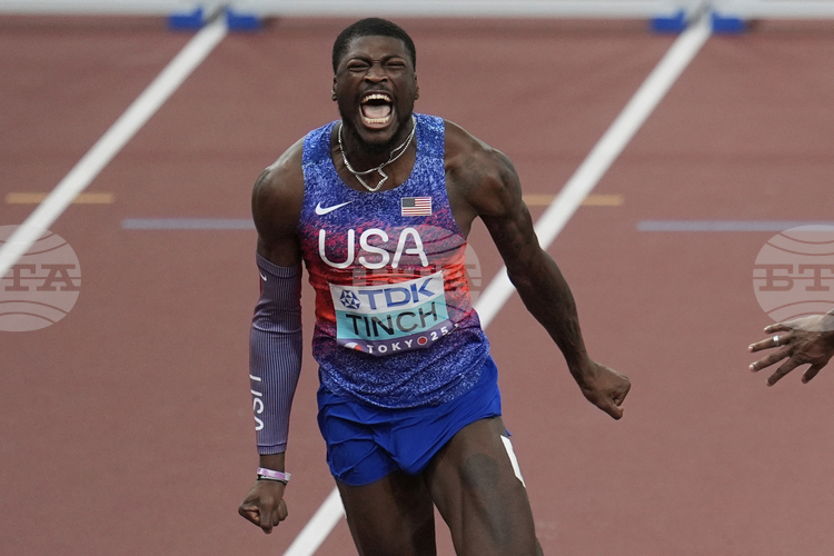 СподелиАмериканецът Кордел Тинч стана световен шампион в дисциплината 110 метра