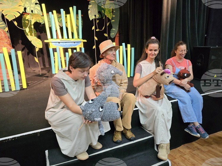 СподелиДържавният куклен театър във Видин обявява премиерата на Малкото мравоядче