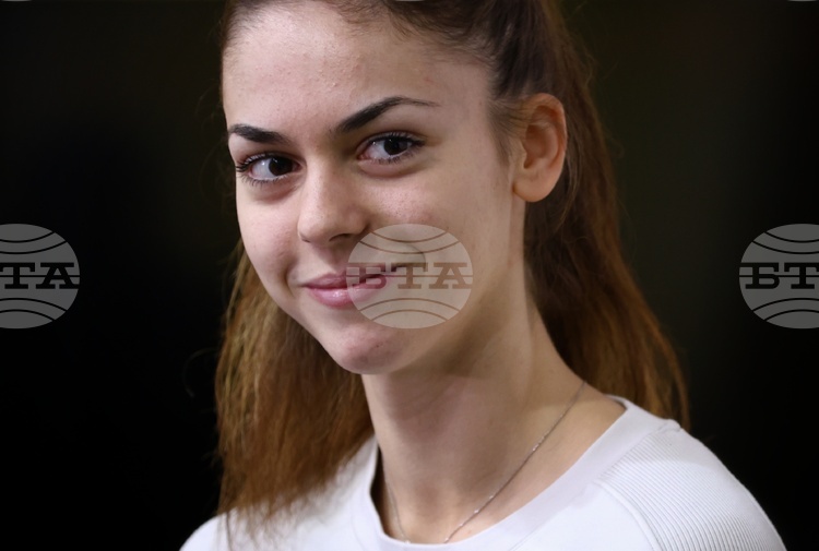 СподелиБългарската тенисистка Лидия Енчева достигна до полуфиналите на турнира по