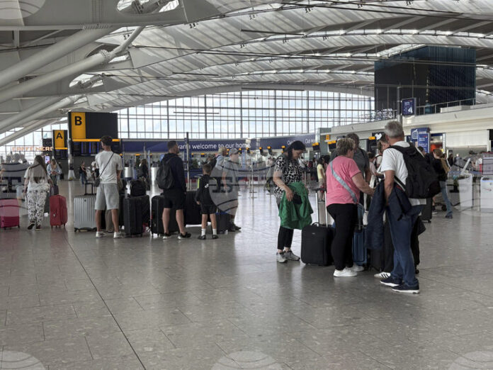 Лондонското летище "Хийтроу" затвори един от терминалите си заради "инцидент"