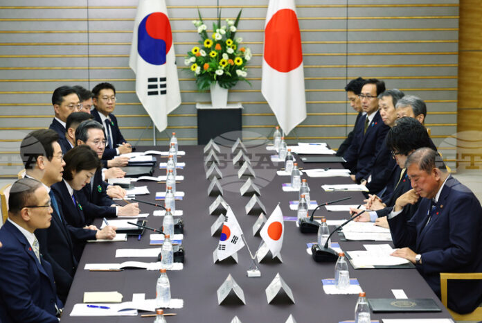 Министрите на отбраната на Южна Корея и Япония ще разговарят днес в Сеул