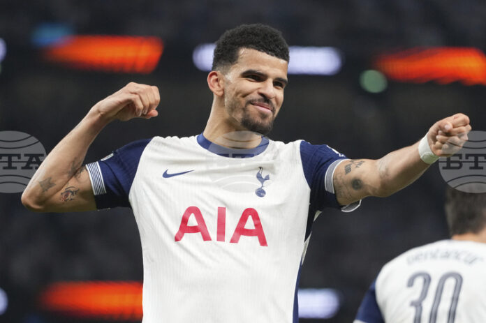 Нападателят на Тотнъм Доминик Соланке е претърпял операция на глезена