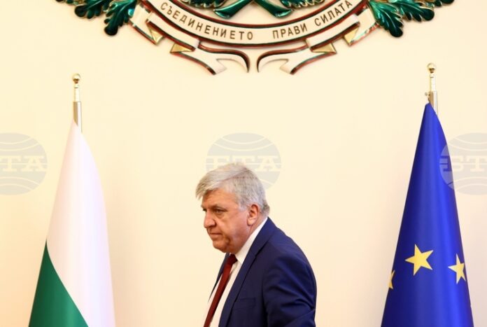 Направили сме над 160 проверки за незаконни количества за водовземания от февруари досега, каза министърът на околна среда и водите Манол Генов