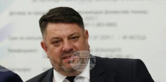 Не мисля, че точно тази опозиция може да свали българското правителство, коментира вицепремиерът Атанас Зафиров