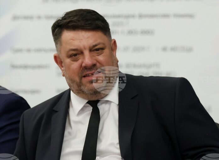 Не мисля, че точно тази опозиция може да свали българското правителство, коментира вицепремиерът Атанас Зафиров