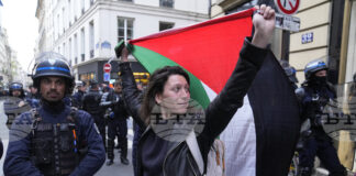 Няколко френски кметове възнамеряват да издигнат палестински знамена върху сградите на кметствата си, пренебрегвайки правителството