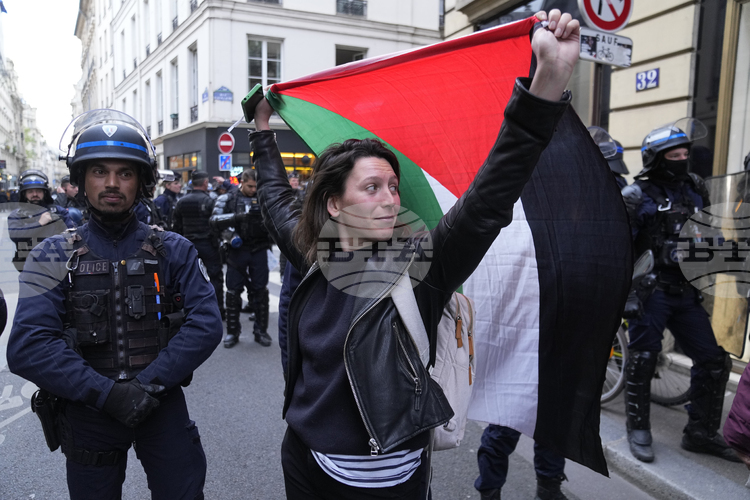 СподелиГрупа кметове във Франция планират да издигнат палестински знамена на