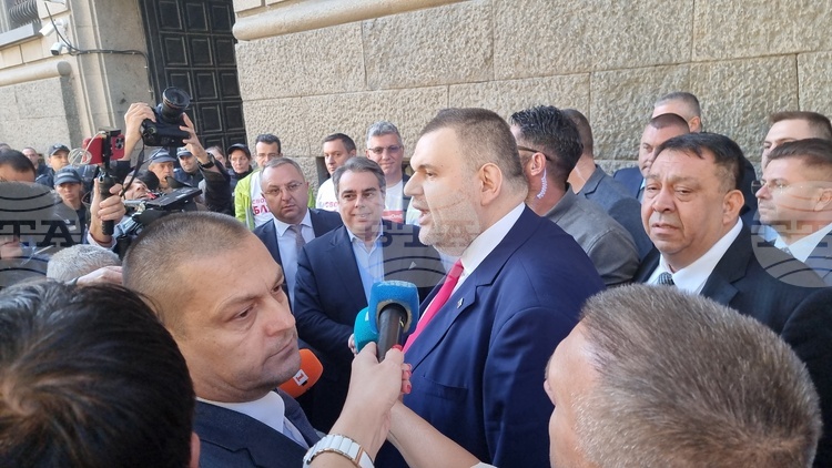 СподелиДелян Пеевски ръководител на ДПС – Ново начало заедно със