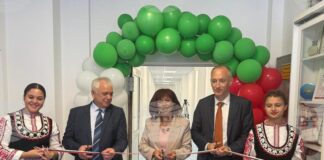 Общо 120 училищни STEM центъра се изграждат в Благоевградска област, каза министър Красимир Вълчев