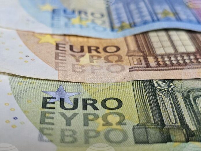 ОБЗОР
                                                                                                Пътят на еврото у нас: Националната информационна кампания премина през Бургас, Стара Загора и Пловдив в първата си седмица