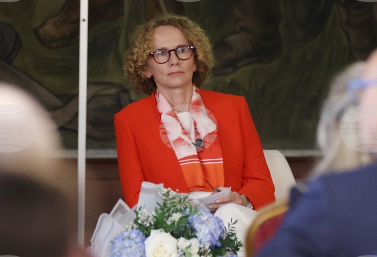 СподелиЗаместник генералният секретар на НАТО Радмила Шекеринска направи двудневно посещение