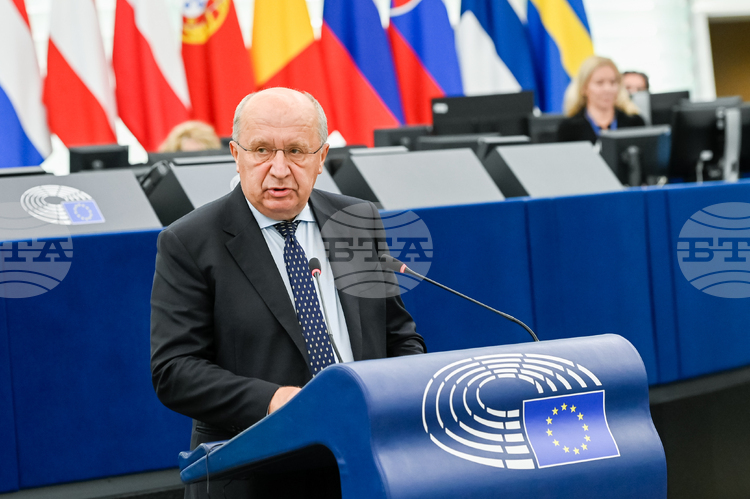 СподелиСпоред еврокомисаря по отбраната Андрюс Кубилюс около 40 от гражданските