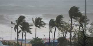 Отслабналата буря "Рагаса" се насочи от южното крайбрежие на Китай към Виетнам