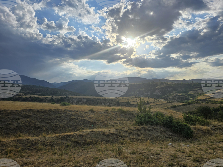 СподелиПожарът в района на село Игралище община Сандански е успешно