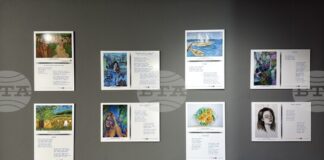 Представителна изложба от първия национален конкурс за рисунка и фотография "Нарисувай стих" е открита в Казанлък