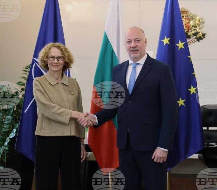 Премиерът Росен Желязков и заместник-генералният секретар на НАТО Радмила Шекеринска обсъдиха ролята на България в Алианса