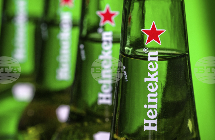 СподелиНидерландската пивоварна компания Хайнекен Heineken обяви че ще закупи активите