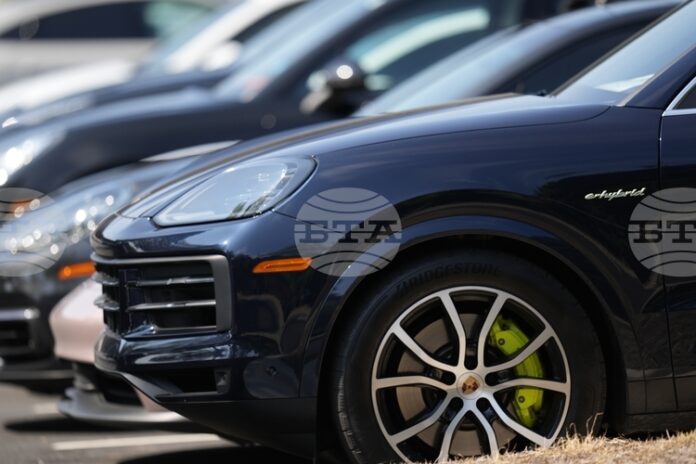 "Порше" отлага пускането на електрически високопроходими автомобили и засилва фокуса върху двигателите с вътрешно горене