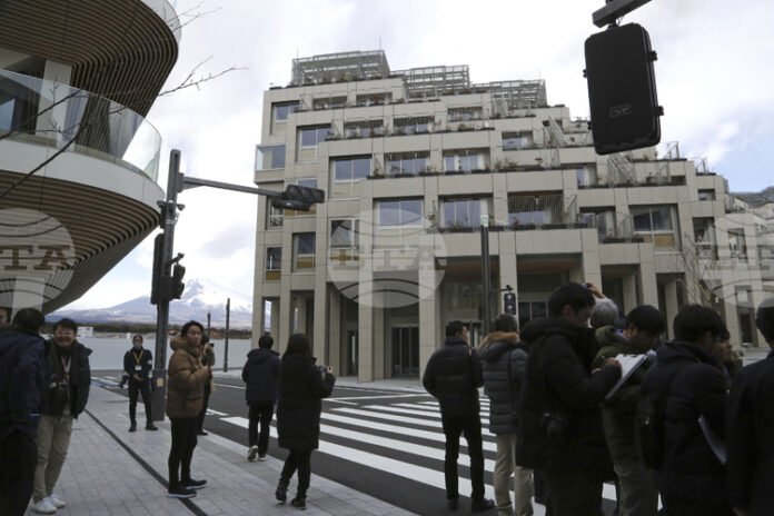 "Тойота" откри експериментален "Град на свързаността" в Япония с автономни коли и роботи