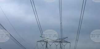 С 5 процента поевтинява токът за българския бизнес за събота