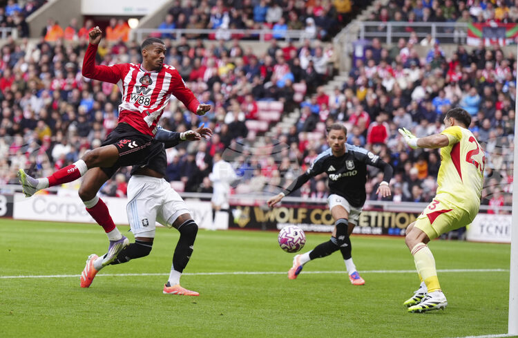 СподелиНовият тим в английската Висша лига Съндърланд продължава да впечатлява