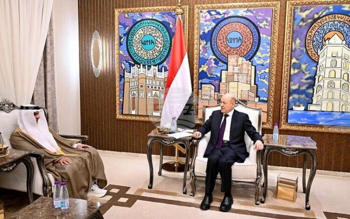 САБА: Председателят на Президентския съвет на Йемен изказа признателност за помощта на ОАЕ за енергийния сектор на страната