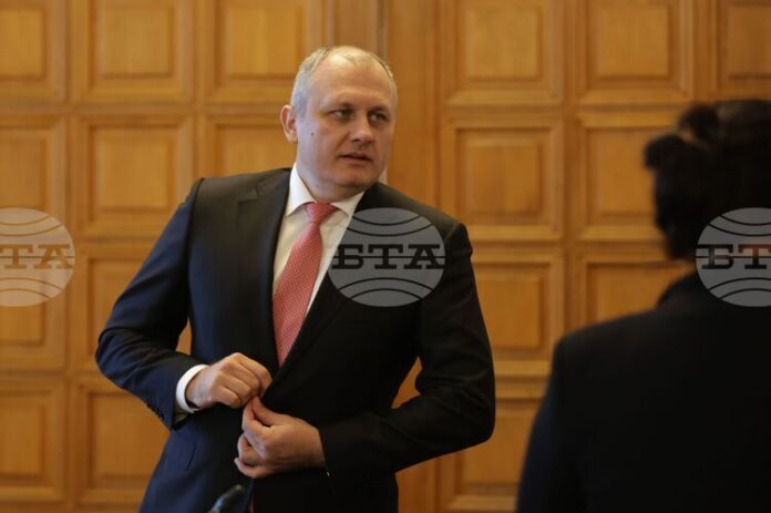 Само 2% от информационните системи все още не са готови за работа с евро, каза министър Валентин Мундров