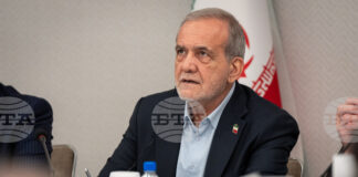 САЩ поискаха Иран да им предаде целия си запас от обогатен уран, в замяна на отлагане на санкциите, заяви Пезешкиан