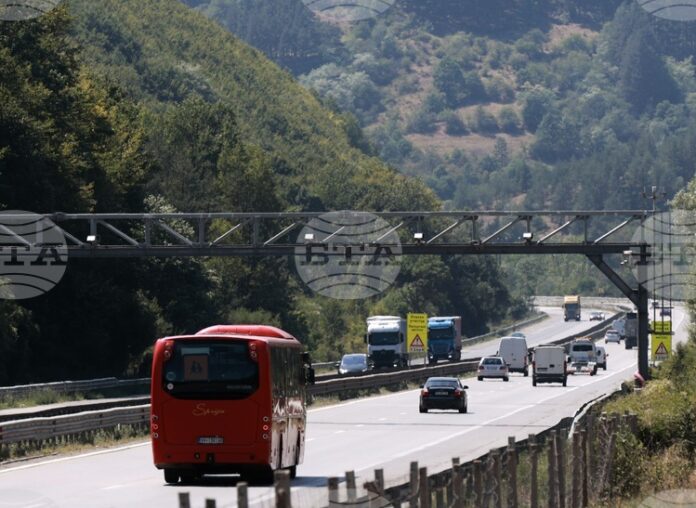 Секционният контрол на средната скорост е в сила в страната от днес