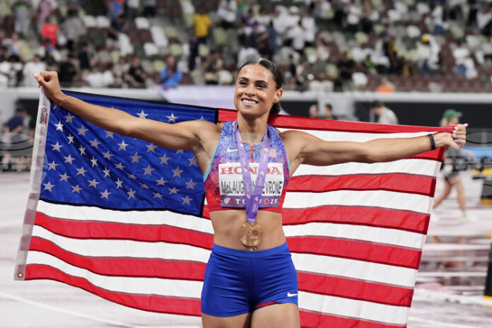 Сидни Маклафлин-Леврон спечели световната титла в бягането на 400 метра за жени с второто най-добро време в историята